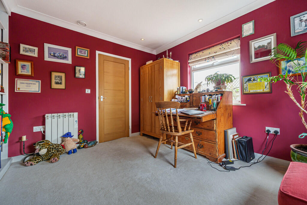 Bedroom 3/Office