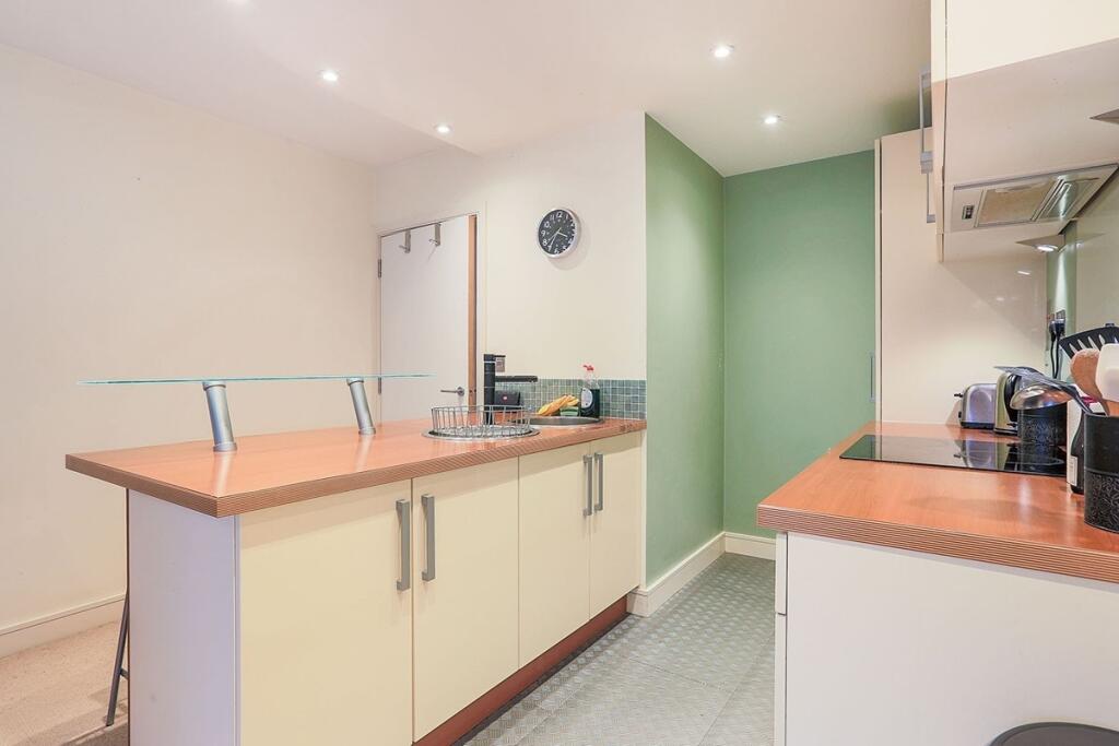 Kitchen / Living Roo