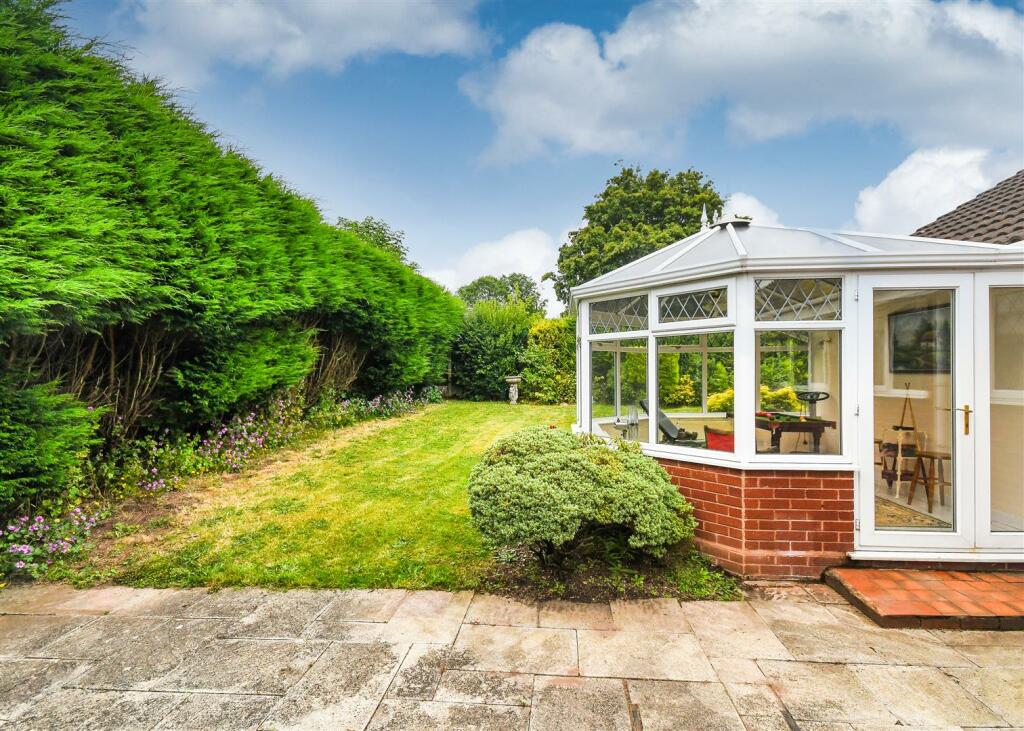 Lockside - Garden (2).jpg