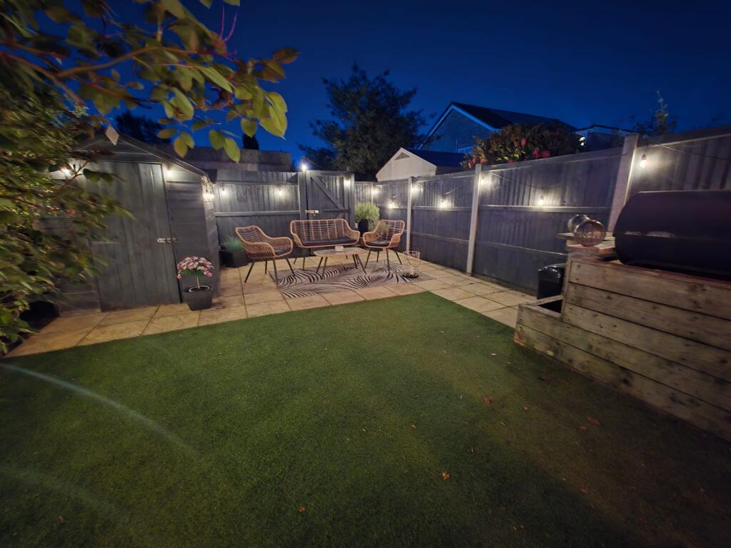 Da81e7dd-8a6e-46f2-adae-6e449dbd1afc