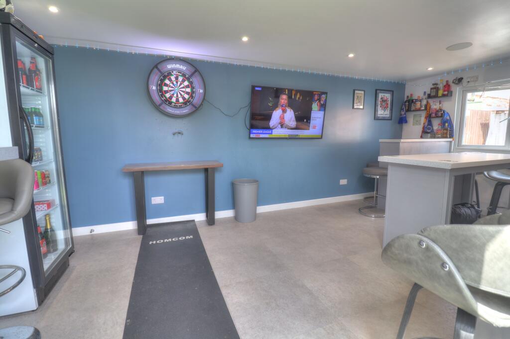 pub/summerhouse