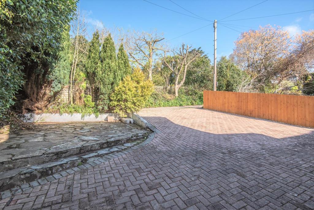 Driveway.jpg