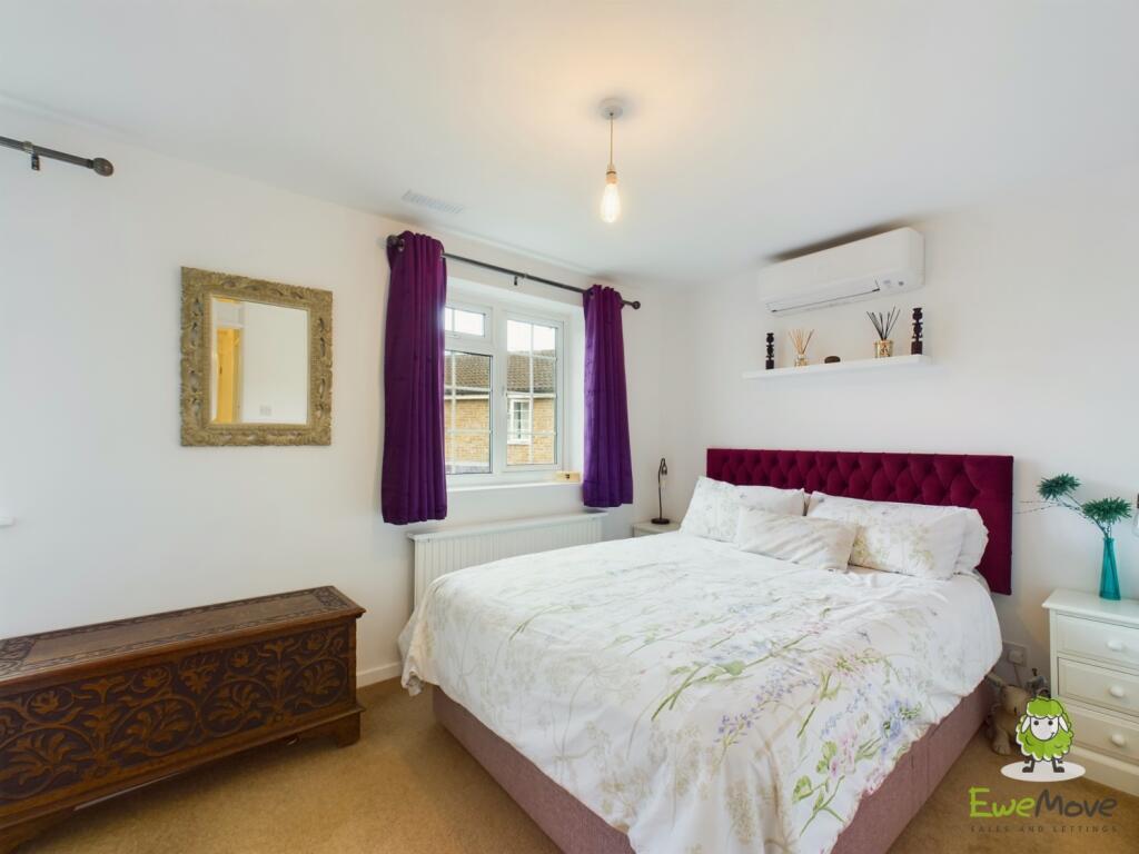 CAM03778G0-PR0086-STILL012