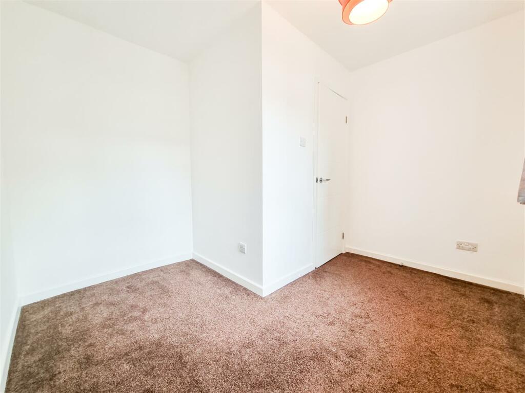 Bedroom pic 3.jpg
