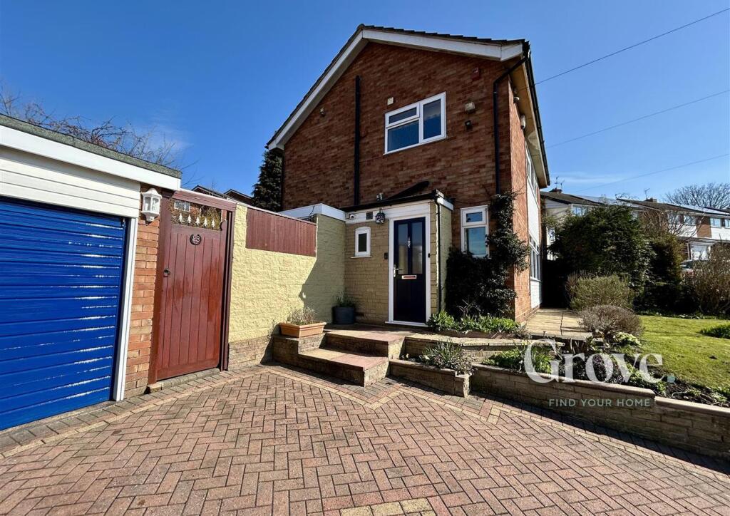 Castle Close Cradley Heath 2.jpg