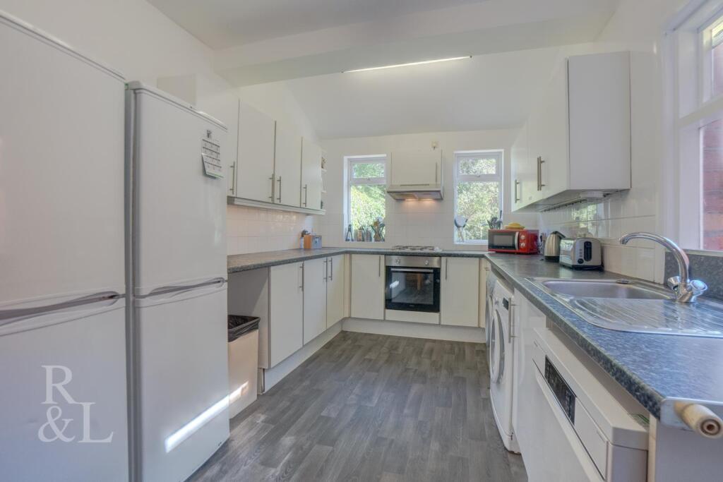 Trent Boulevard (1).jpg