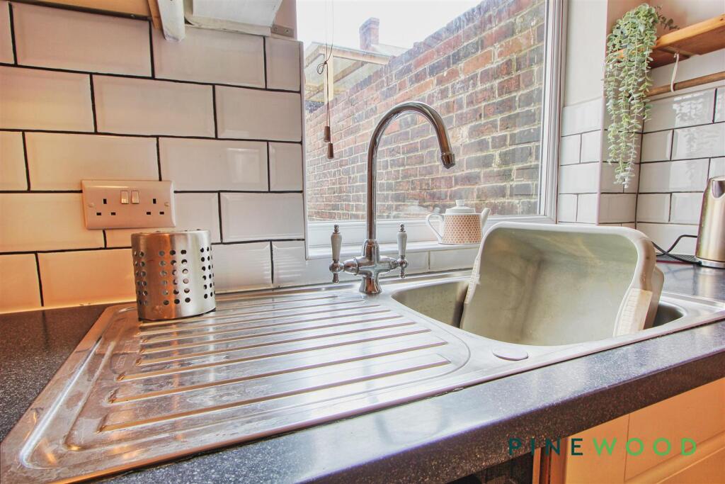 KITCHEN SINK