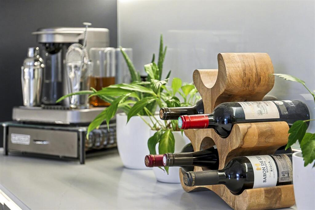 KITCHEN DISPLAY B.JPG