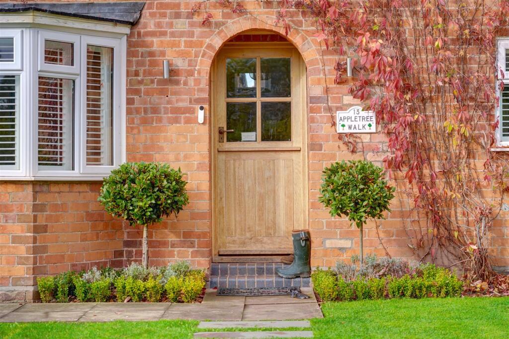 13 Apple Tree Walk (12).jpg