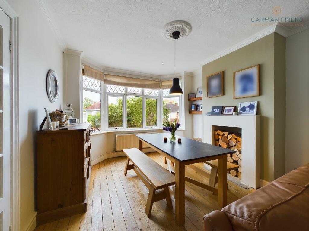 Lounge/Dining Room