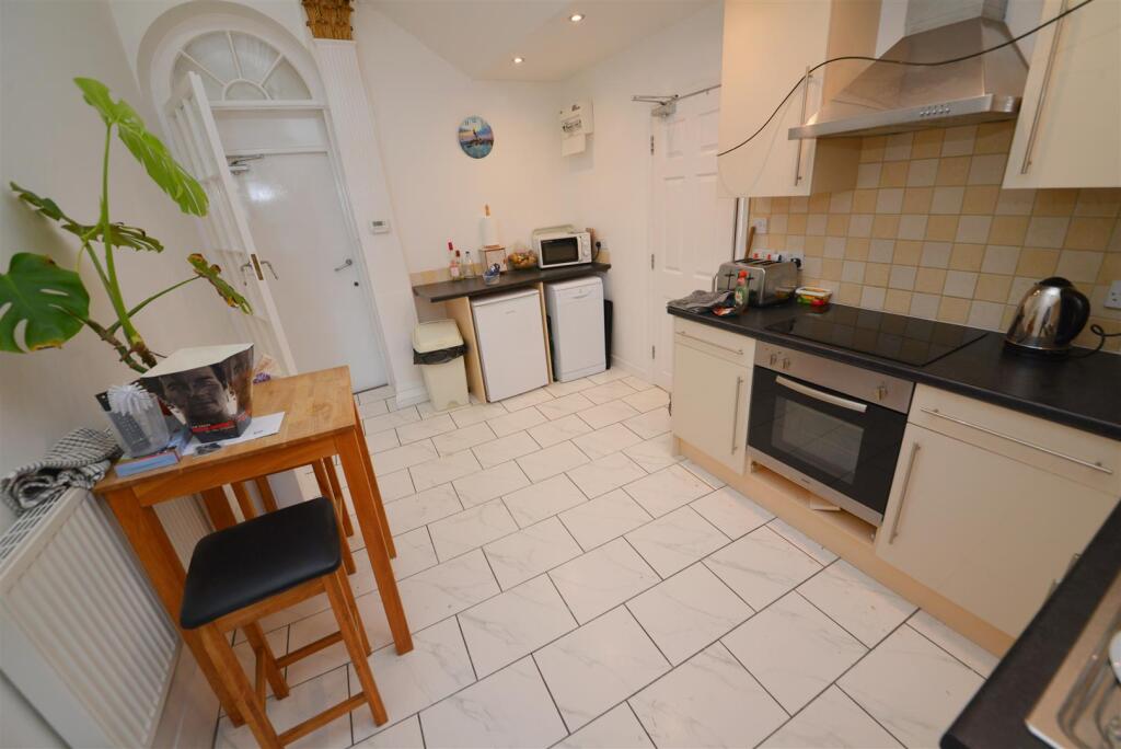 Apartment 4