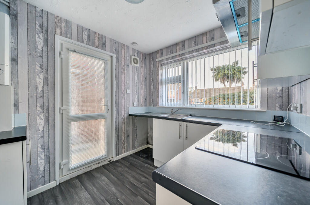 1373304-18-68fb8c...