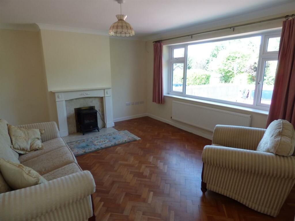Living room.JPG