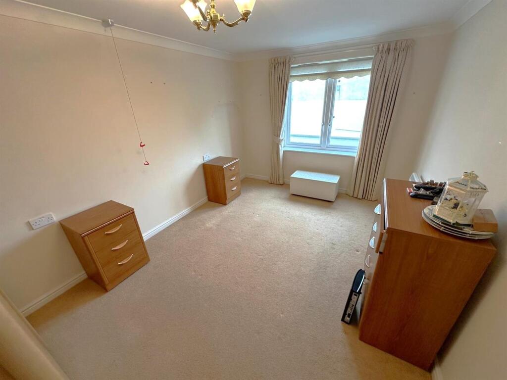 Bedroom 2.jpg