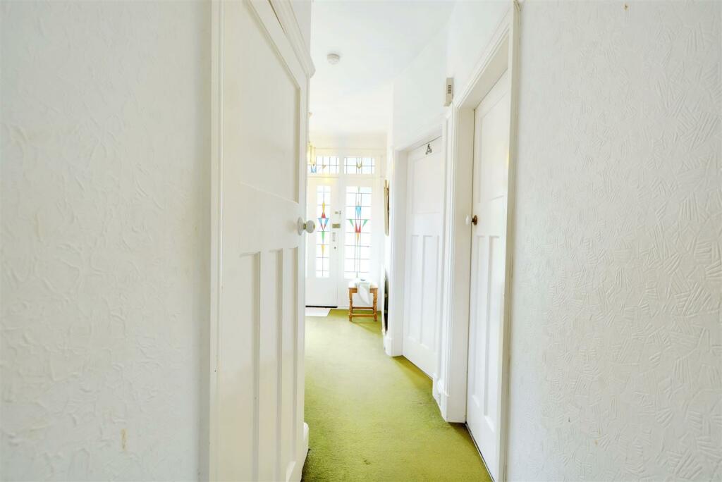 Hallway_3.jpeg