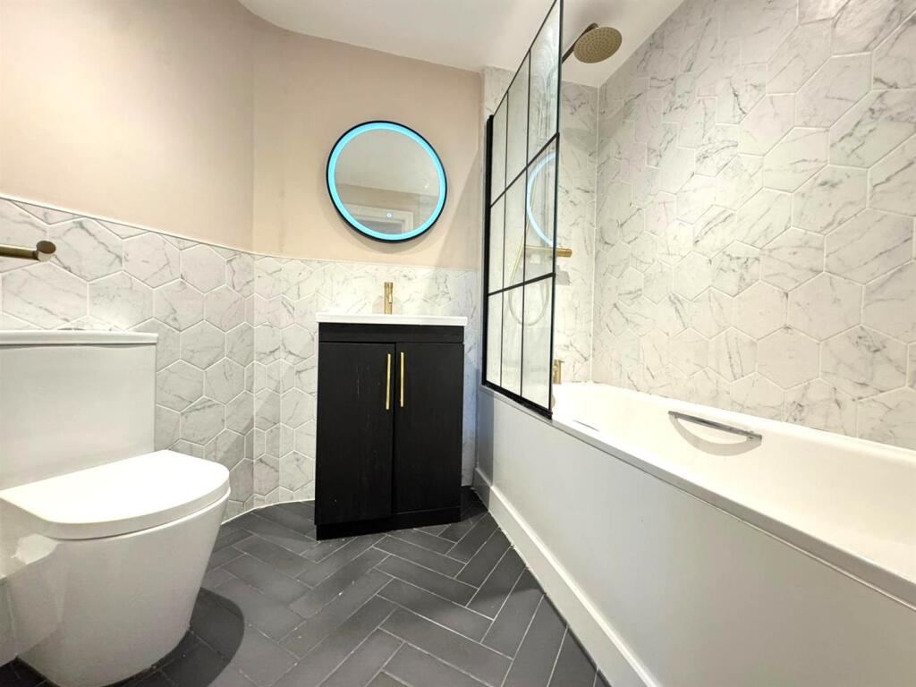 bathroom.jpeg