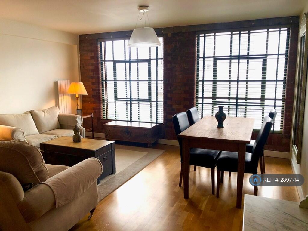 Living/Dining Area