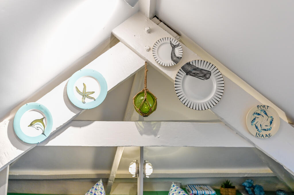 65e1a6d70e18e_Rose and Hillside-87