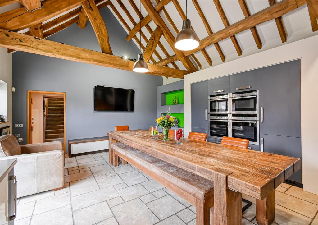 Clee View Barn-3.jpg