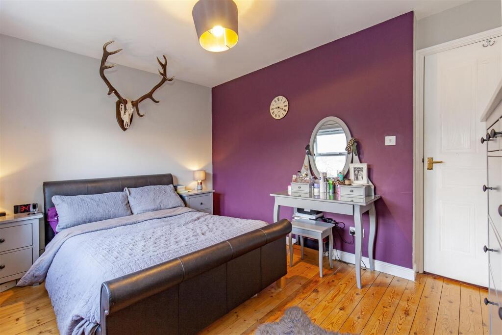 Bedroom 1-3.jpg
