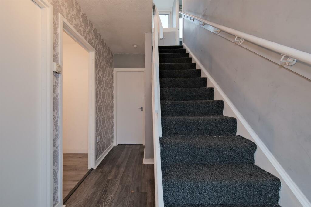 006-50 Allanton Grove, Wishaw.jpg