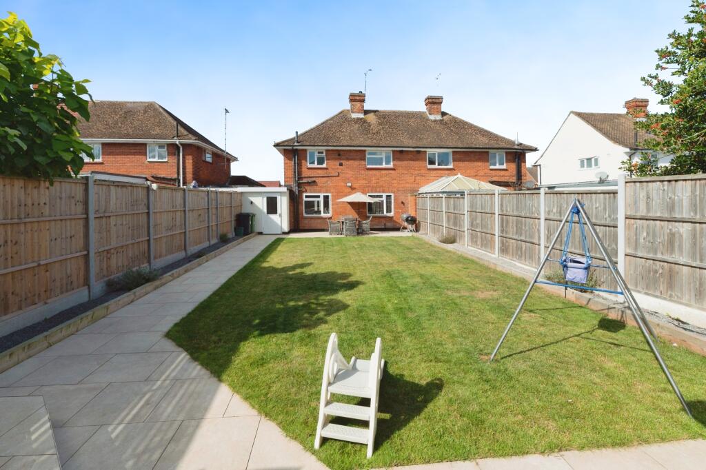 107stmaryscrescentbasildonss132as19