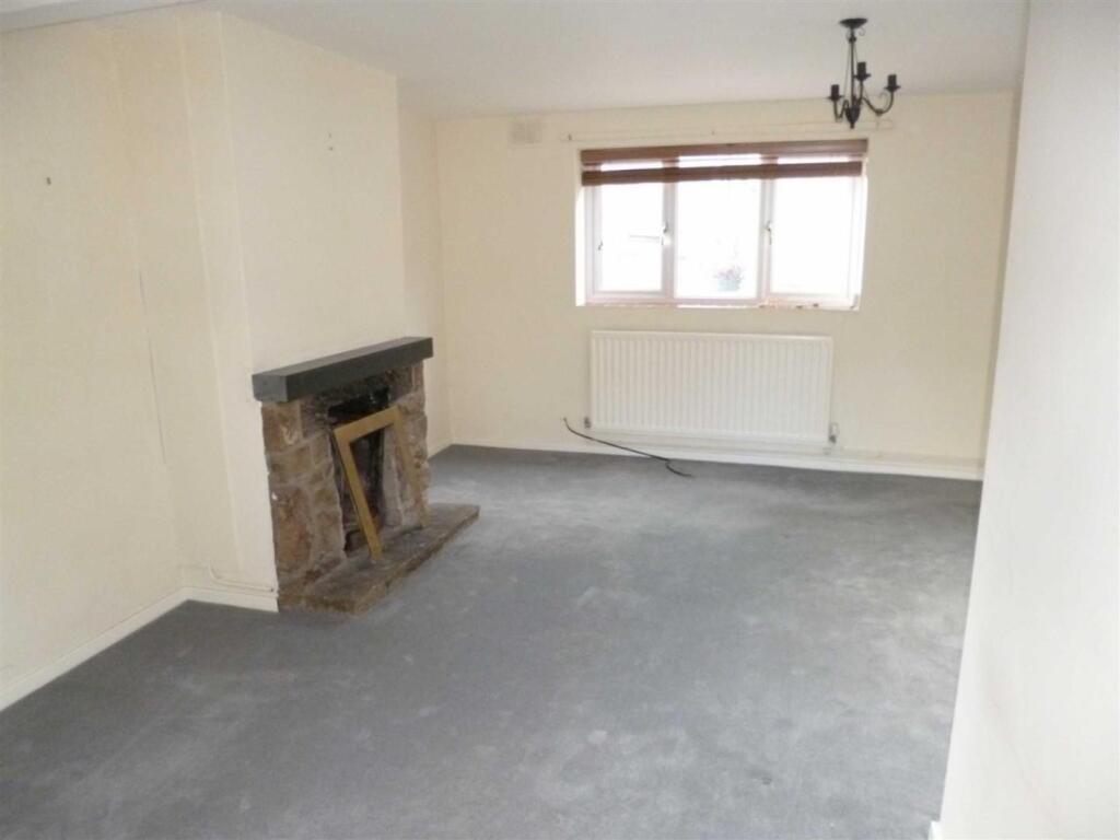 Living Room/Dining Area