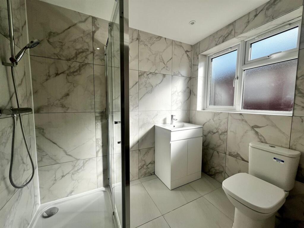 Shower room.jpg