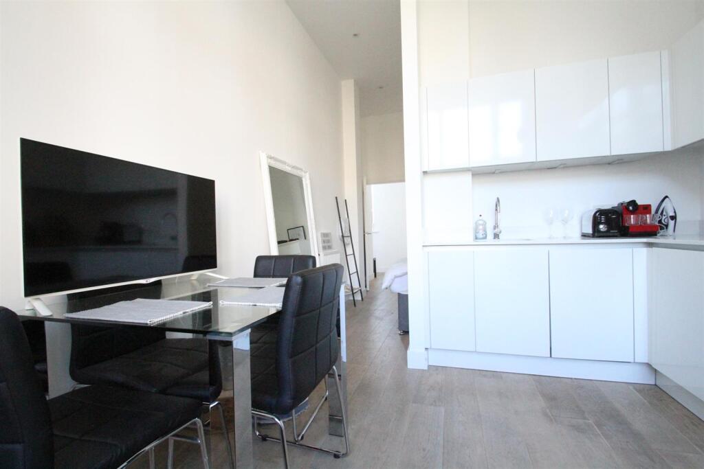 STUDIO APARTMENT