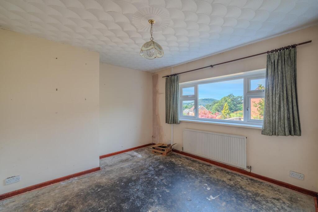 36 St Cadocs Road-6.jpg