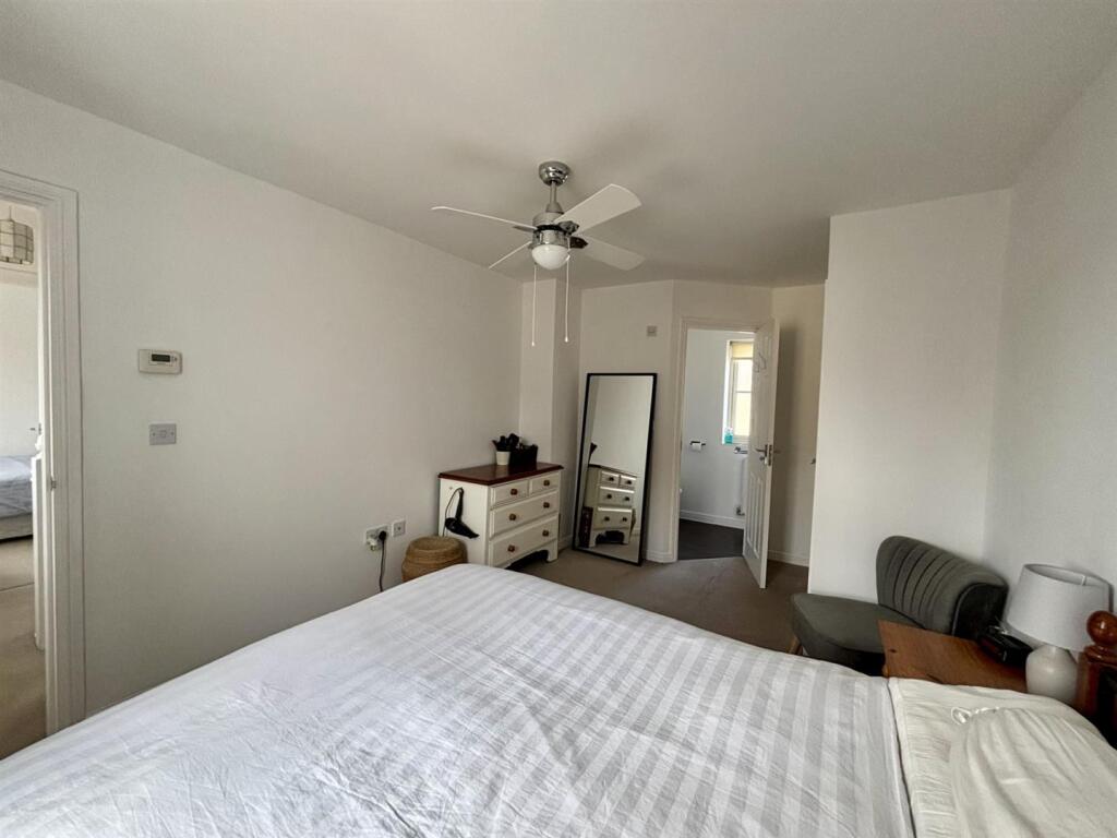 Bedroom 1 2.jpg