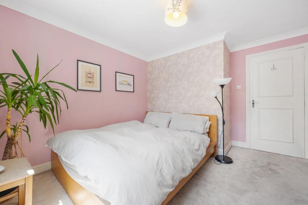 Principal bedroom
