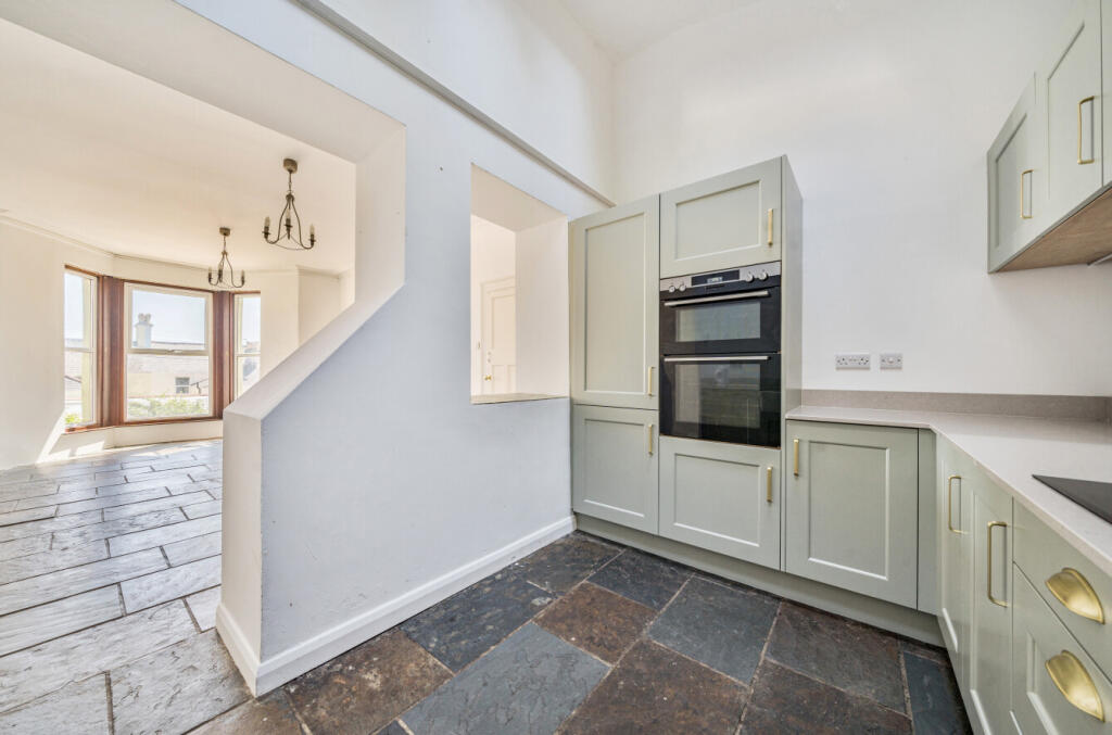 1303418-8-68504db...