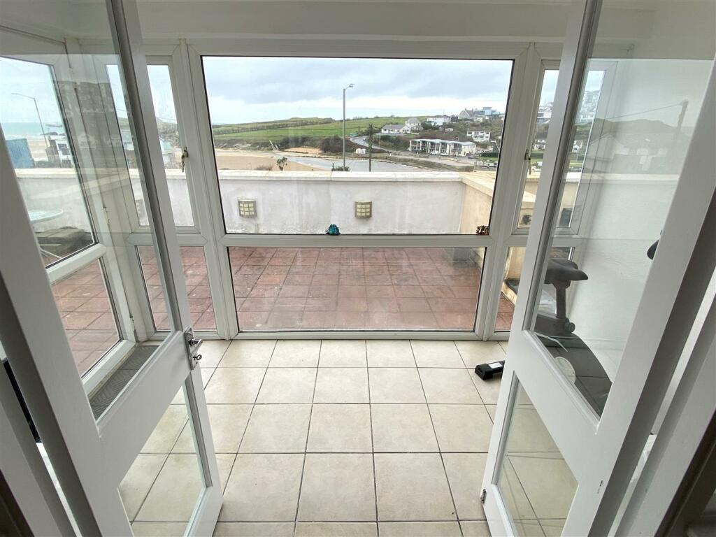 3 Attenborrow Court Conservatory