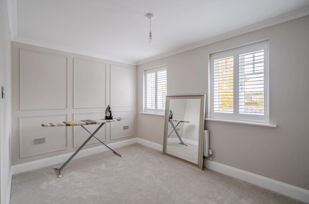 1372368-15-6900d2...