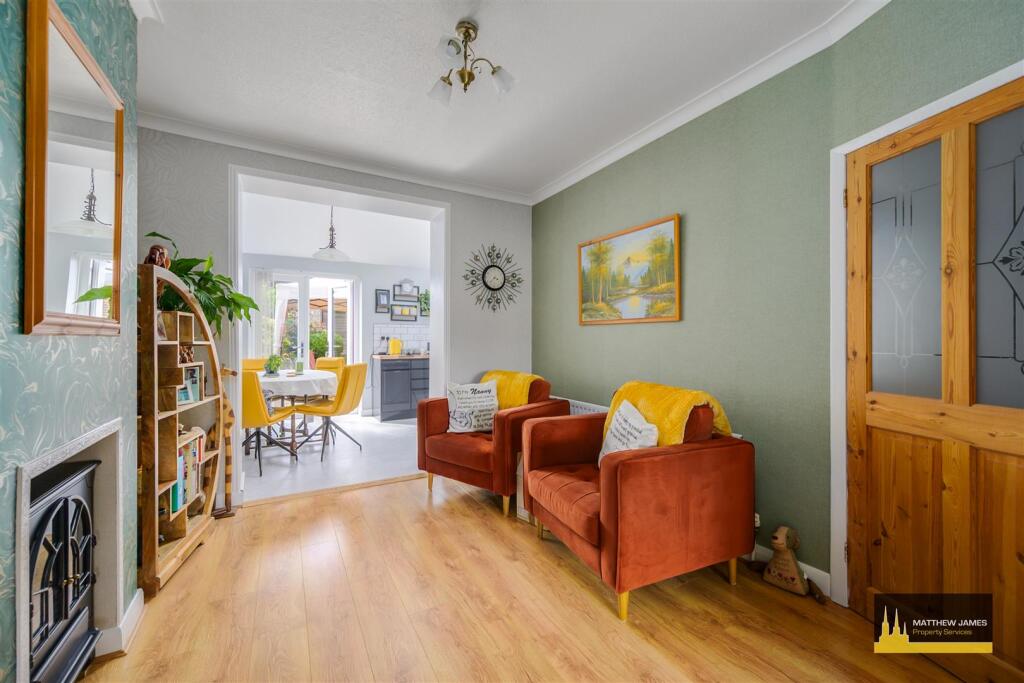 69 Overslade Crescent-12.jpg