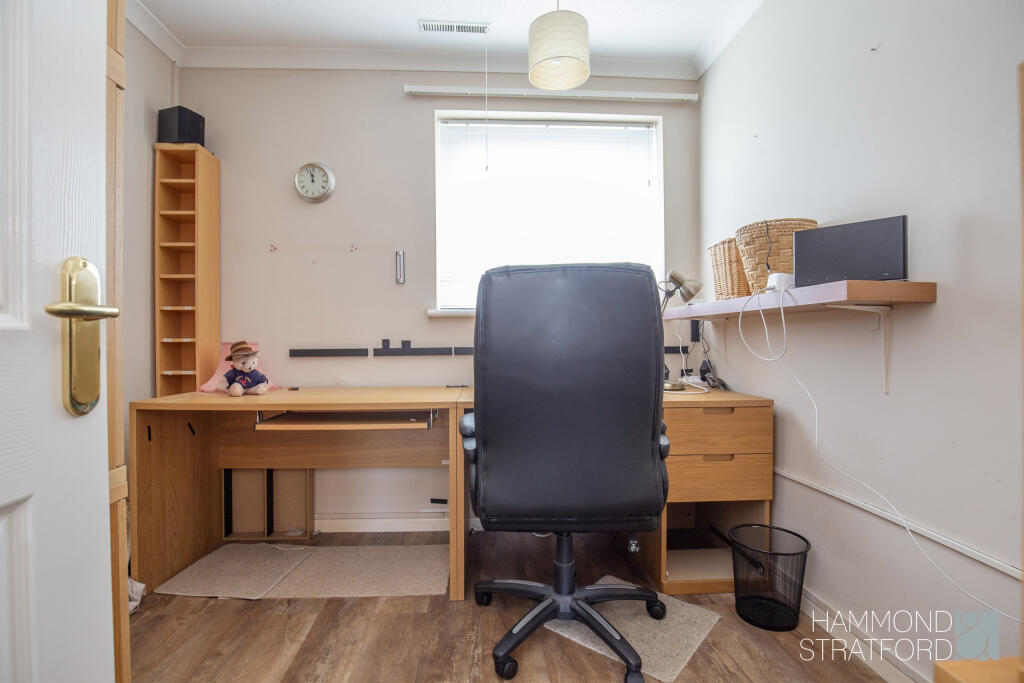 Bedroom 3/Study