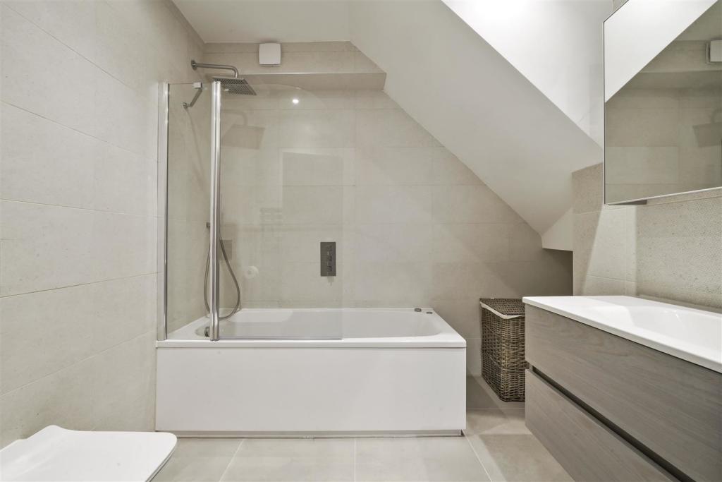 Bath 1.jpg