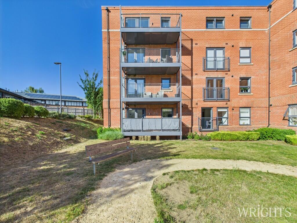 CAM02796G0-PR0447...