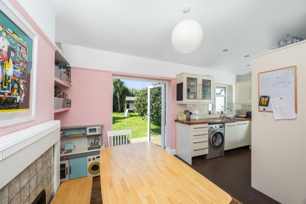 Rowan Avenue 104 OPEN PLAN.jpeg