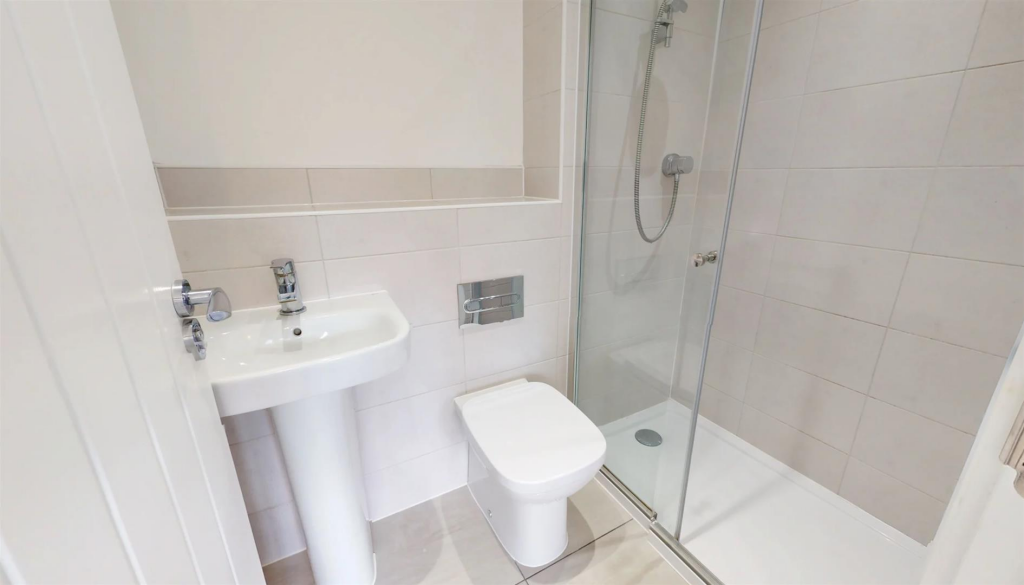 Eardley Close 4 Bathroom Three.png