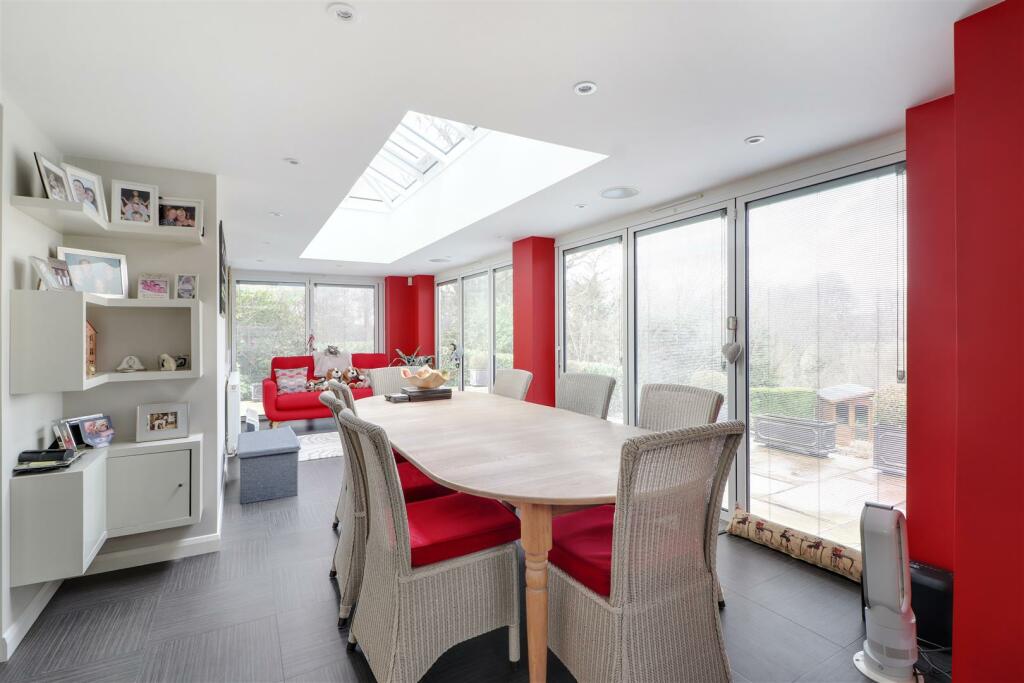 Kitchen Dining Area.jpg