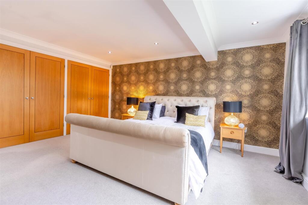 8641910-interior16.jpg