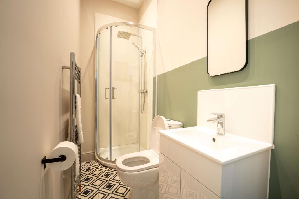 DaviesProperty-520StretfordRdPHOTOS-14.jpg