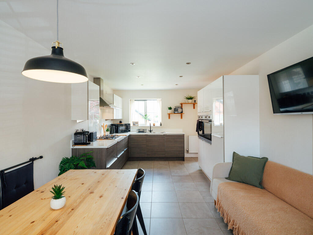 Kitchen / Dining Room