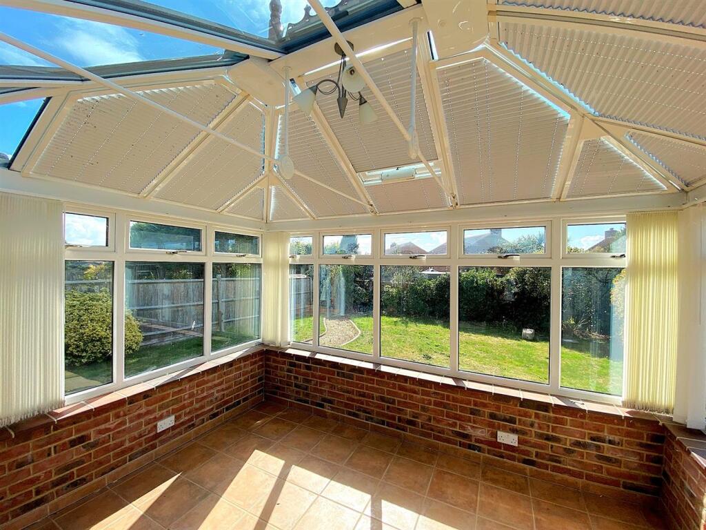 1 Grazebrook Close - Sun Room.jpg