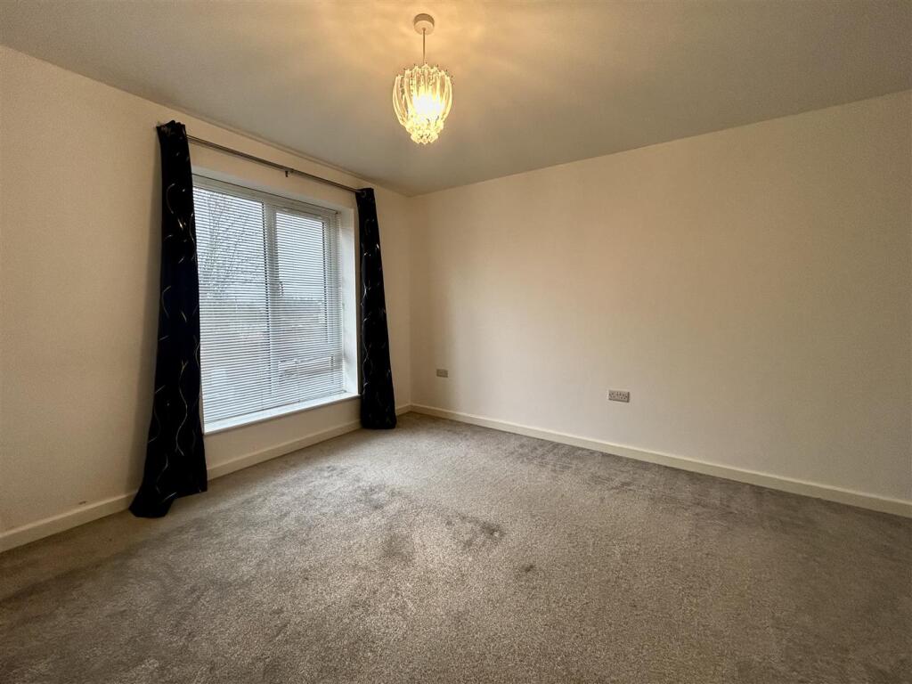 Bedroom 1.jpeg