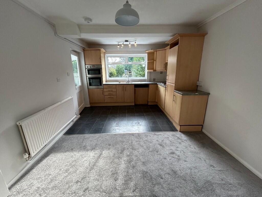 Kitchen /dining room