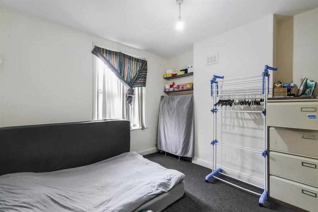 Bedroom 1.jpeg