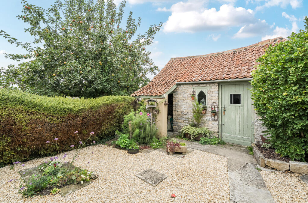 1356480-5-68cbe85...